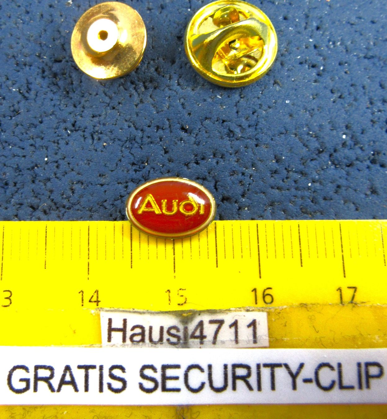 Audi Placchette & Badge: AUDI AUTO LOGO WINZIG-KLEIN GLASIERT AUTO PIN mSECURITY-CLIP – Usato da Ettingen venduto da Hausi4711