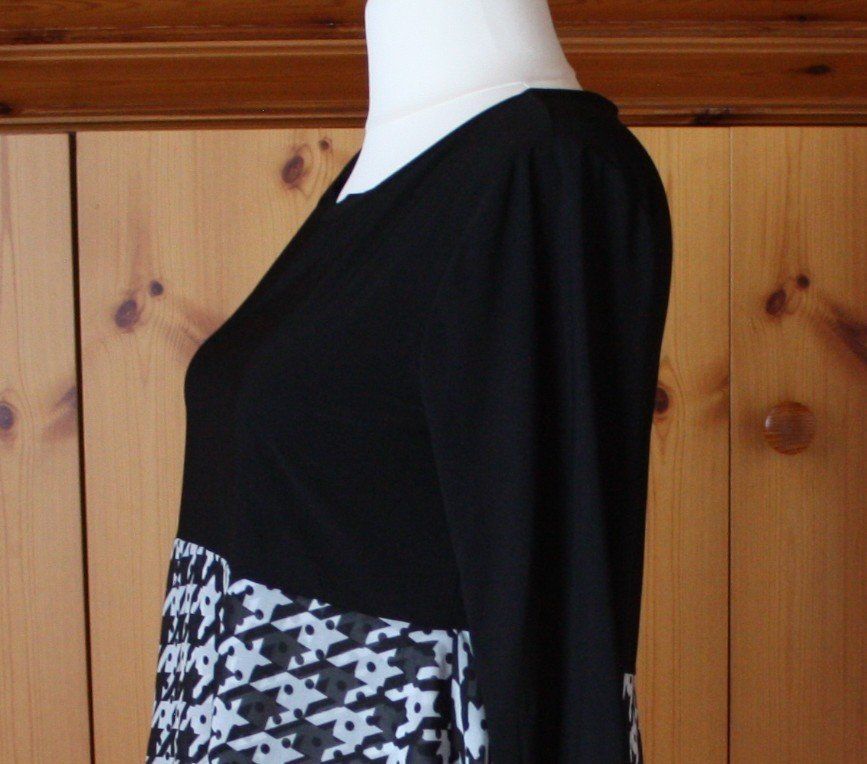 Camicette: Bluse Langarm OVS schwarz - weiss Gr. L – Usato da Flüelen venduto da Diversicum-Curvy 4