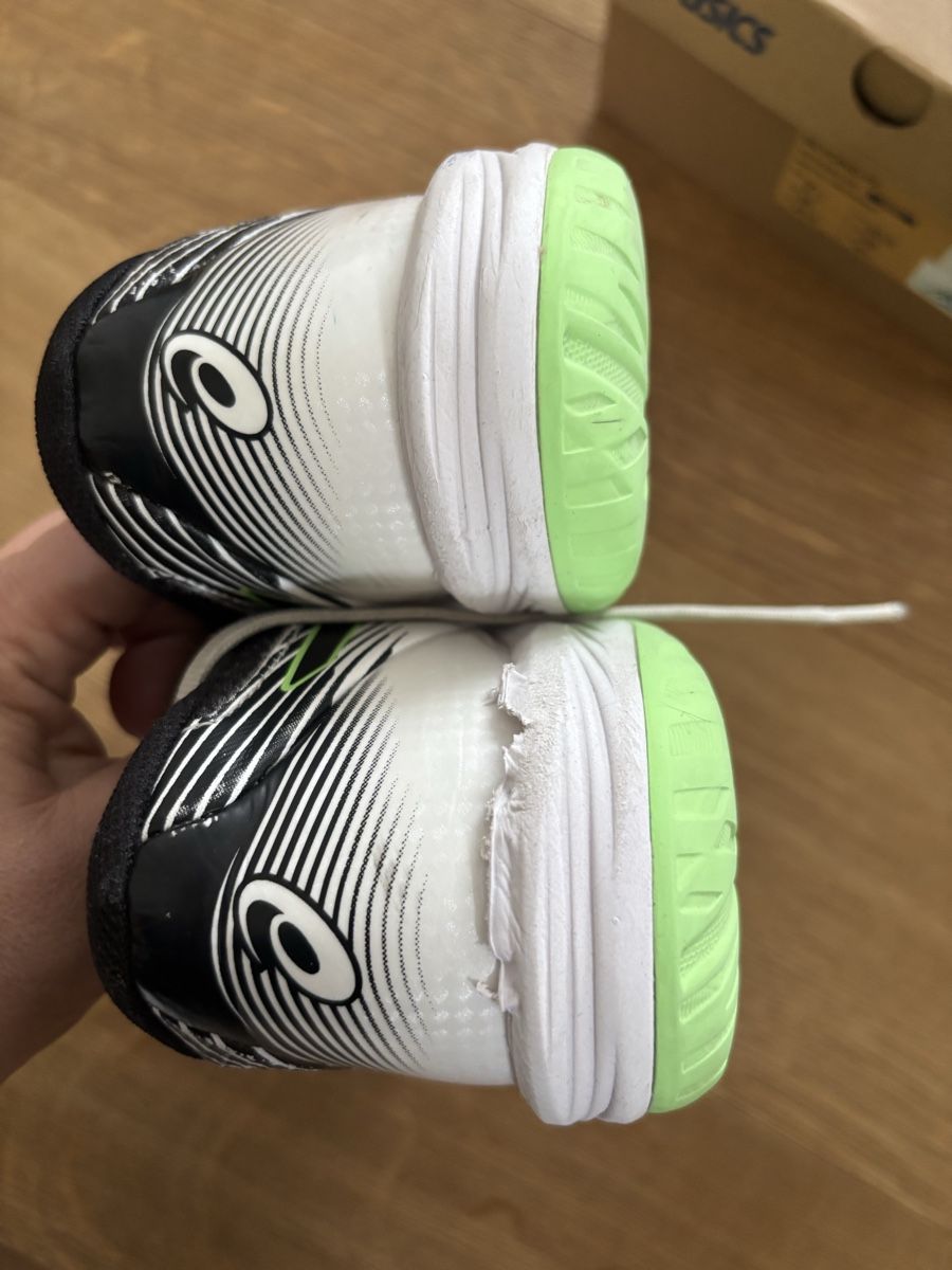 Asics Herrenschuhe: Asics  Hallenschuhe – Gebraucht aus Würenlos von Ashley24 3