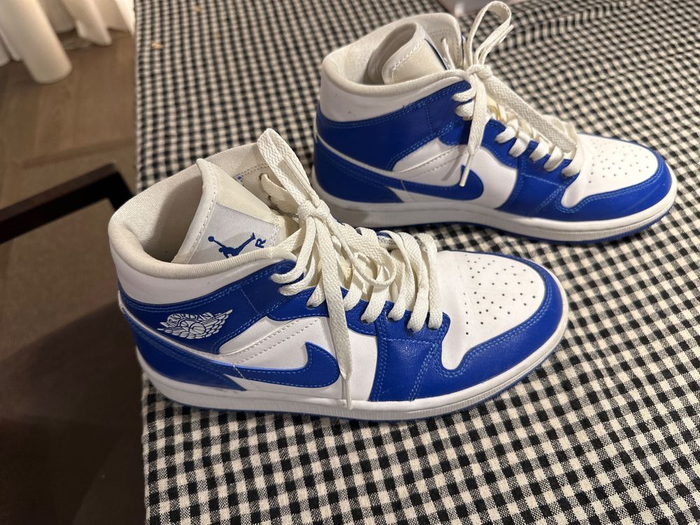Nike Chaussures hommes: Nike Schuhe Grösse 38.5 – D'occasion à Küsnacht ZH par parismailand 1