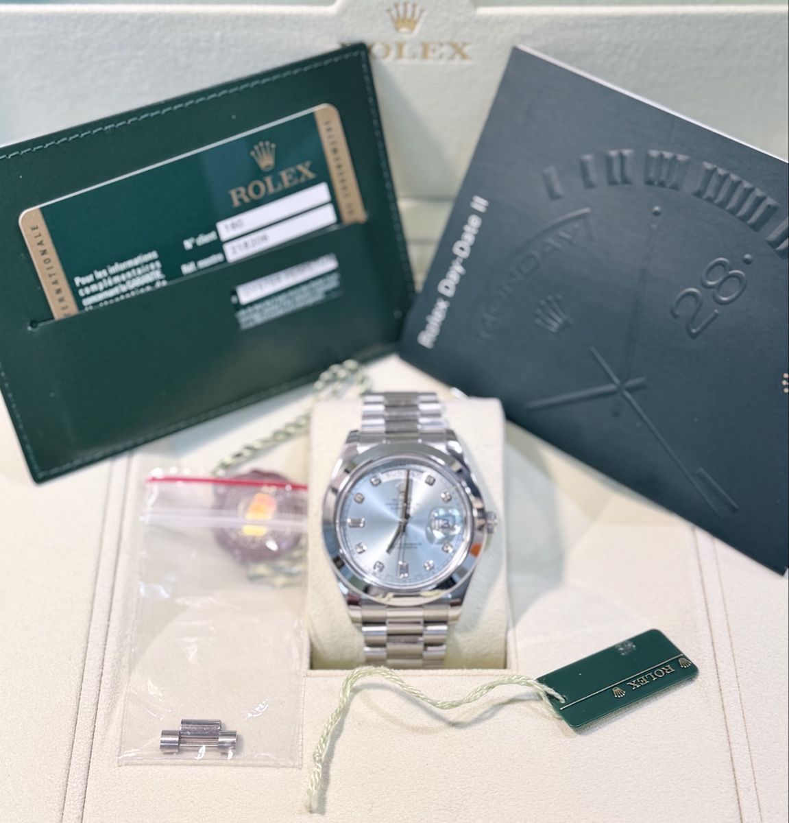 Rolex Orologi: Rolex Daydate 41 Platin Baguette-Diamonds – Usato da Zürich venduto da WATCHROOM 1