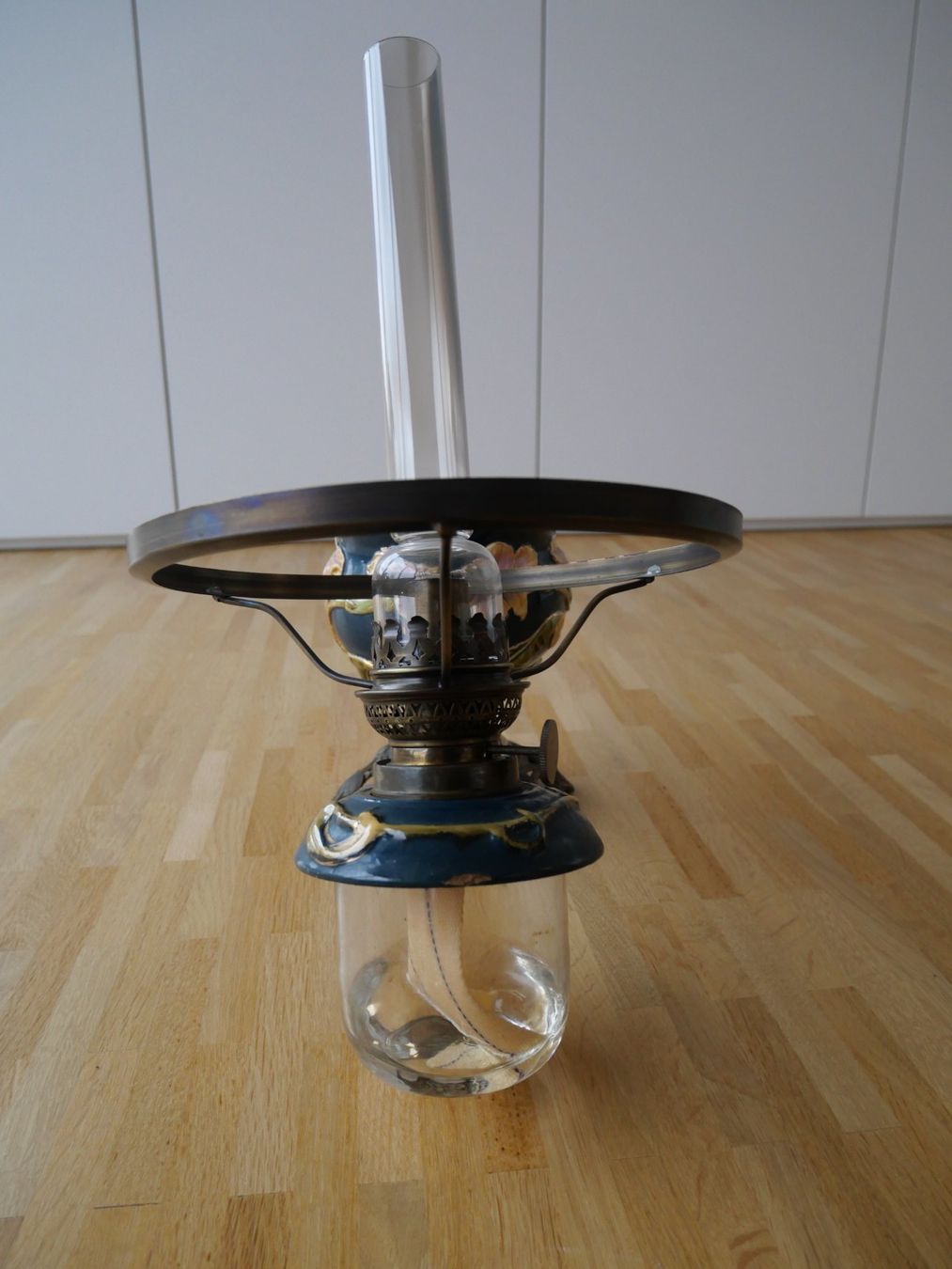 Lampade: Jugendstil Petroleumlampe mit Blumendekor – Usato da Küsnacht ZH venduto da suzn 4