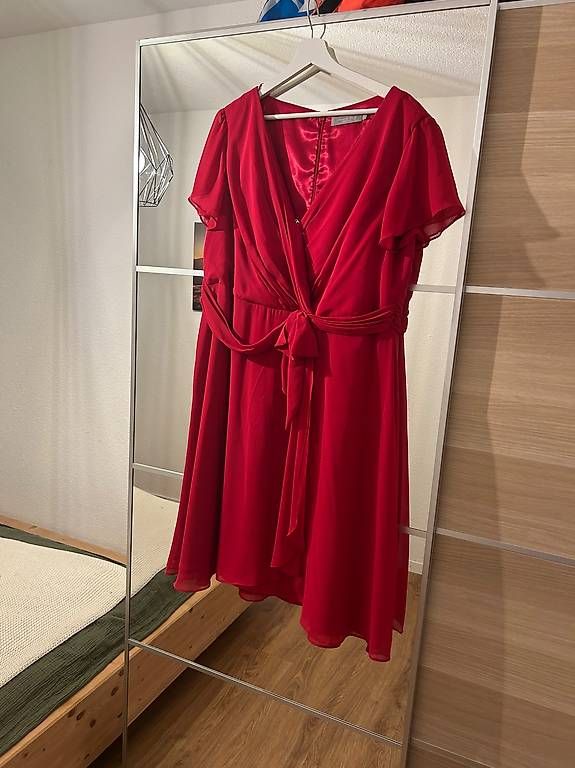 Vestiti: Rotes Kleid Gr. 50 – Nuovo e nell'imballaggio originale da Schindellegi venduto da dontknow____ 1