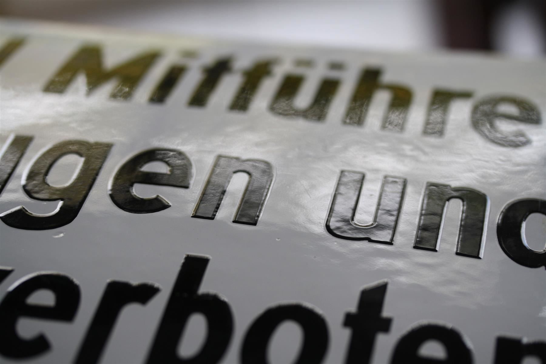 Insegne: Emailschild "Mitführen von Feuerzeugen" – Usato da Birrwil venduto da brandschatz_birrwil 4