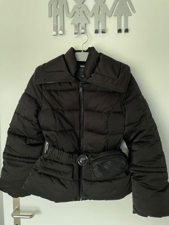 Guess Winterjacke, schwarz, tailliert, Gr. S, Top Zustand