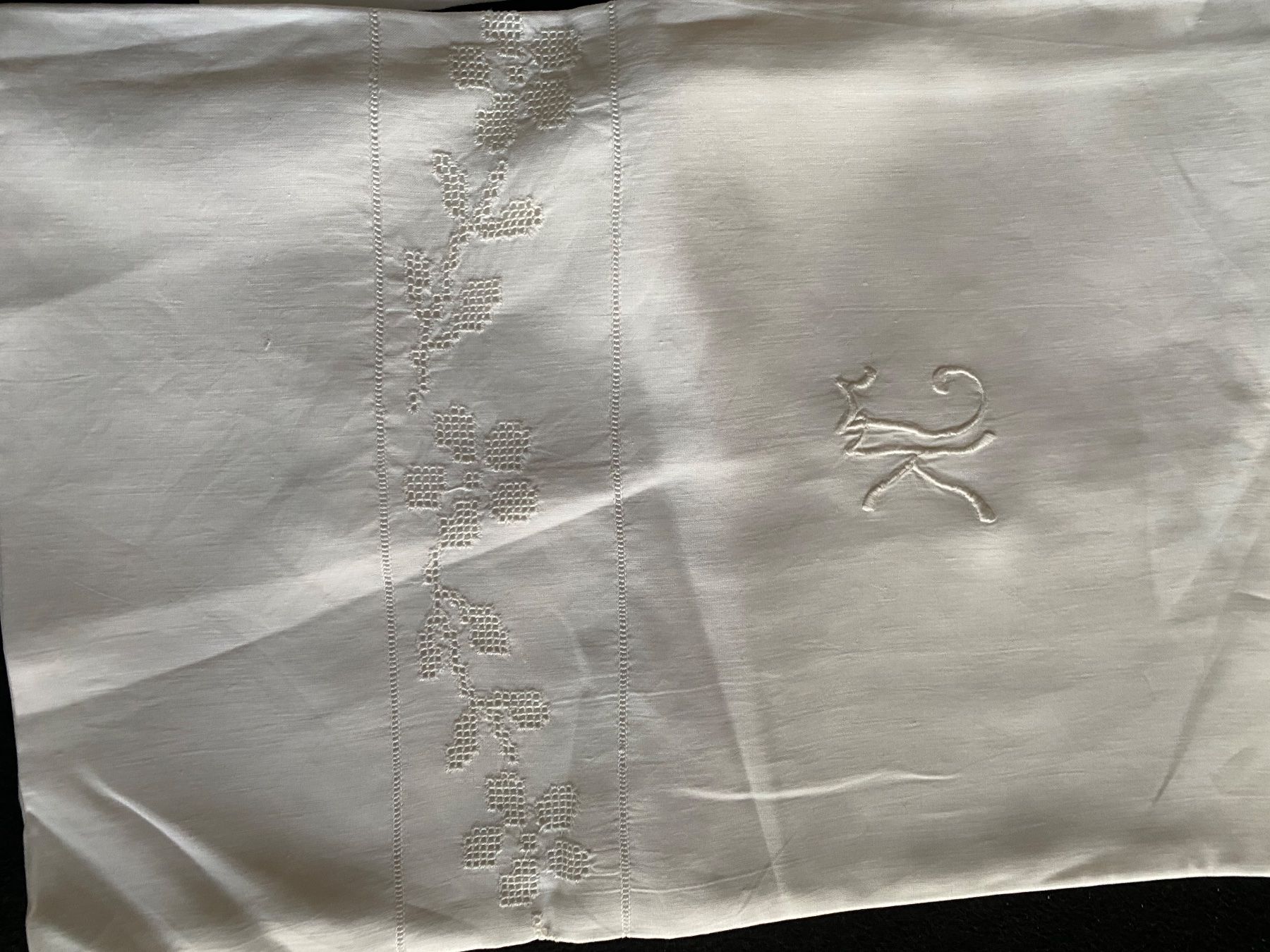 Biancheria da letto: 2 Kissenbezüge mit Muster & Monogramm – Usato da Allenwinden venduto da Obalu 1