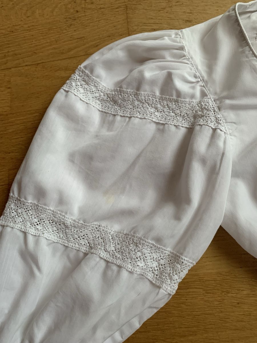 Blusen: Dirndl Bluse Weiss mit Puffärmeln Gr 34 – Gebraucht aus Sempach von katzaana3 1
