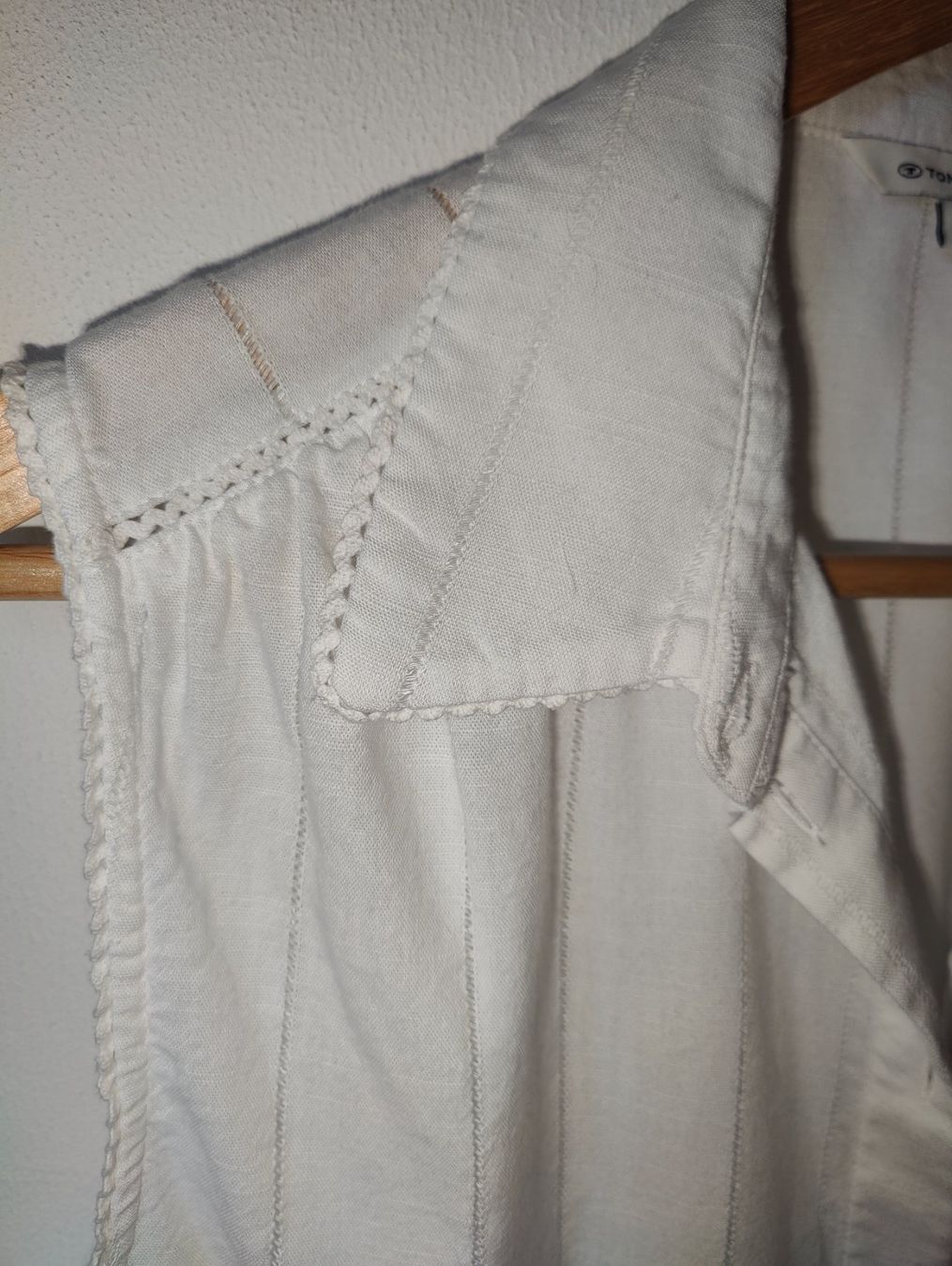 Tom Tailor Blusen: Tom Tailor Bluse ärmellos weiss Grösse 42 – Gebraucht aus Trogen von Hirtilla 2