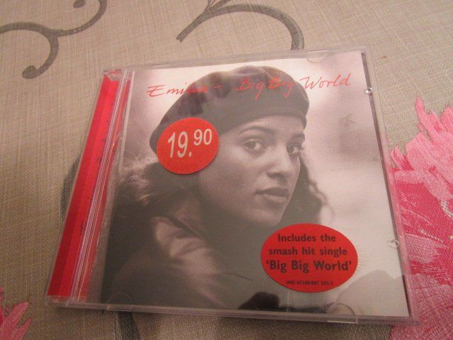 CD: Emilia - Big Big World CD – Usato da Olten venduto da Disc-Ausverkauf