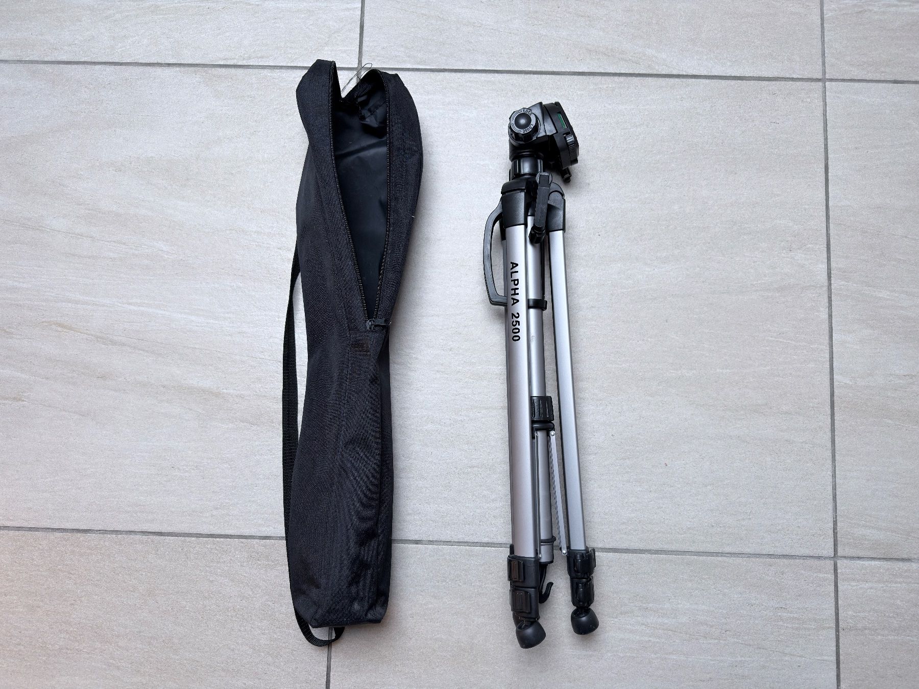 Trépieds & Accessoires: Stativ Cullmann Alpha 2500 mobile – D'occasion à Boningen par Tannsebaum