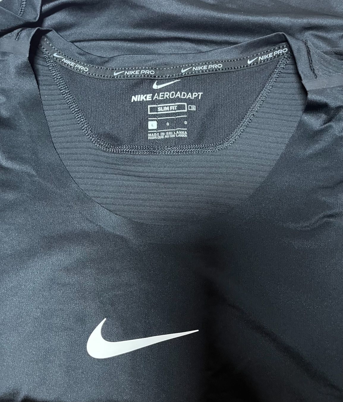Nike T-shirt: Nike Pro Aeroadapt Tank Top – Nuovo (secondo la descrizione) da Zürich venduto da Marghensy 1