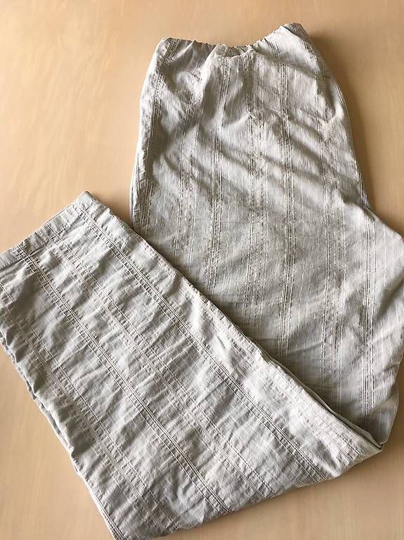 Pantaloni: Sommer-Hose in Gr. 50, hellgrau – Usato da Russikon venduto da Pebblybeach