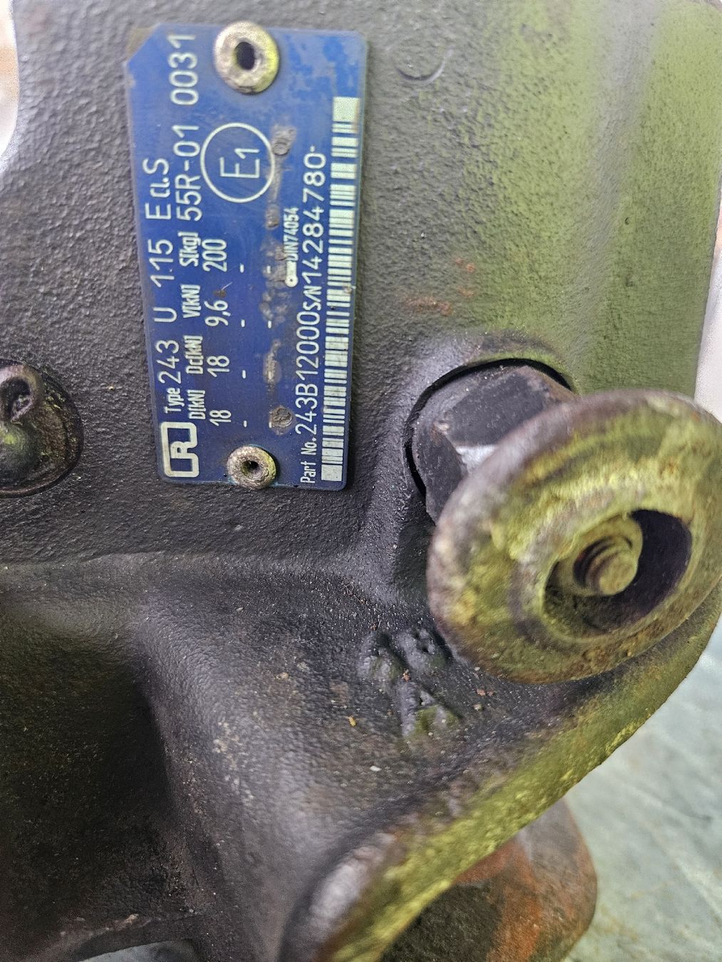 Rockinger Anhängerkupplungen: Rockinger Zugmaul Typ 243 U 115 – Gebraucht aus Riedtwil von Scania94D- 4