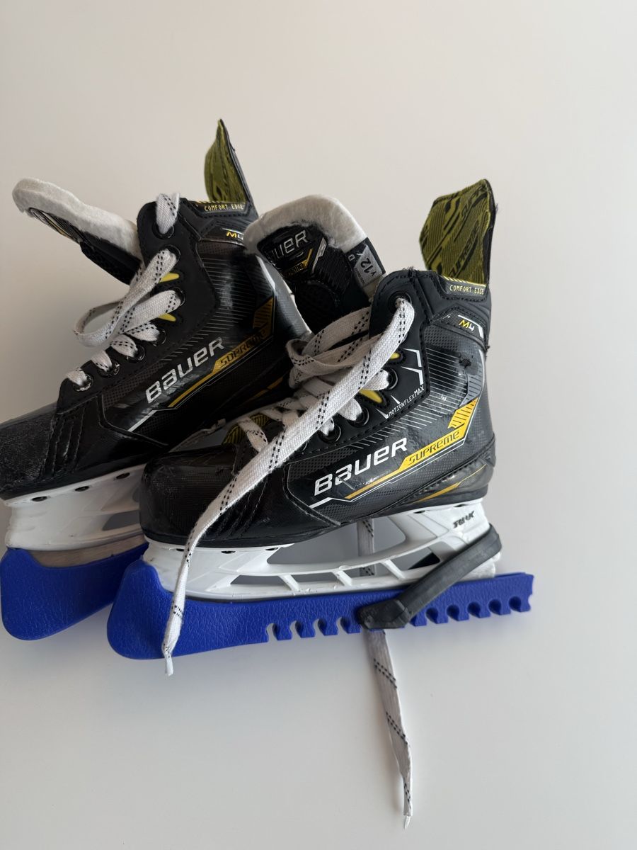 Bauer Pattini da ghiaccio: Kinder Eishockeyschlittschuhe Bauer Supreme – Usato da Kilchberg ZH venduto da and_rtc6