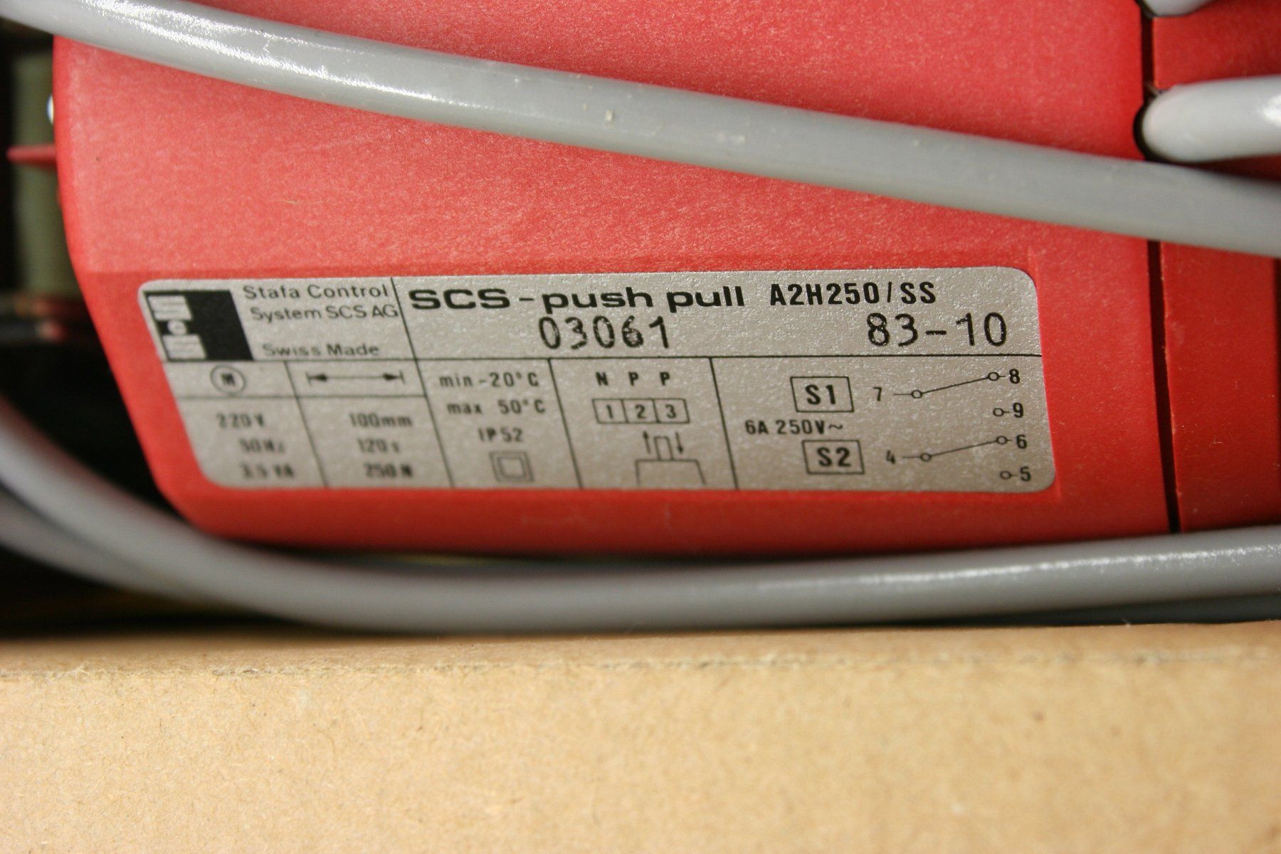 Componenti elettronici: Staefa Control SCS-push pull A2H250/SS + A2H250 Aktor 100mm – Nuovo (secondo la descrizione) da Hinwil venduto da ilon13 2