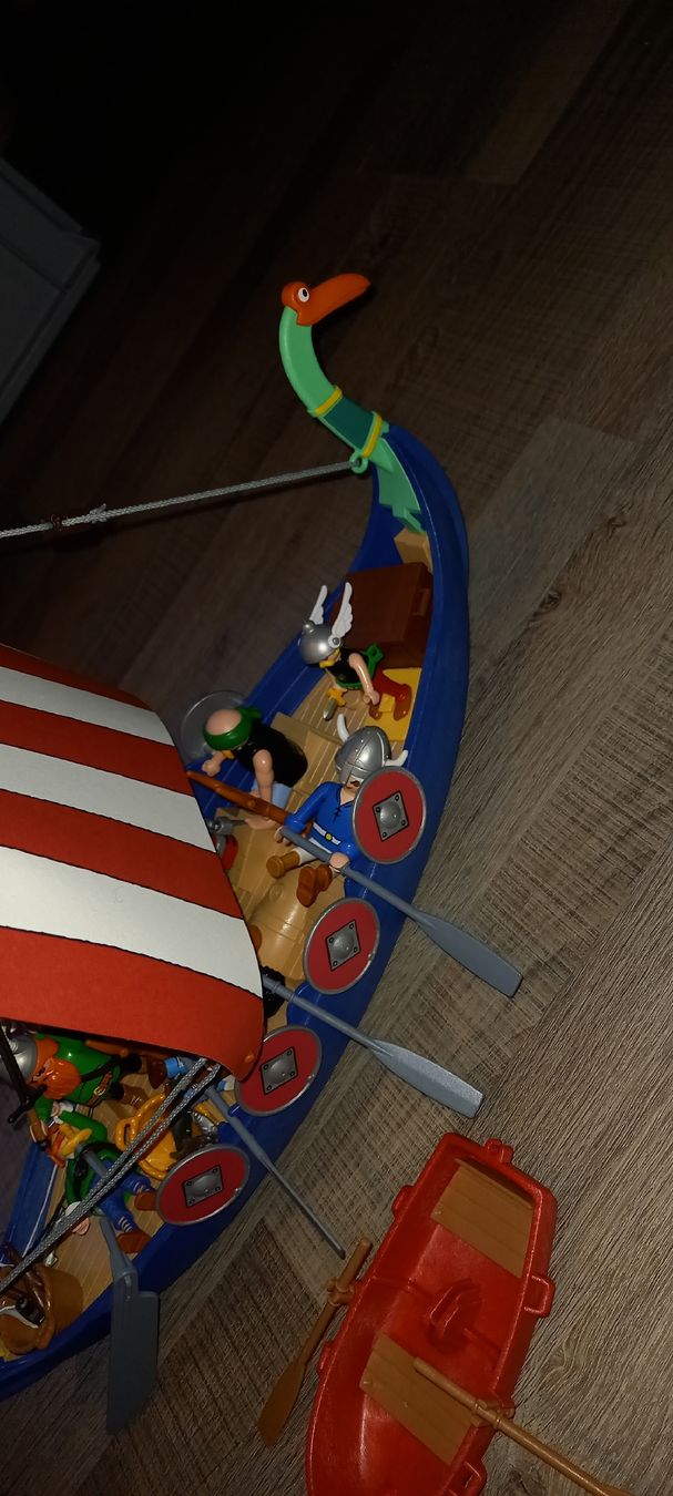 Statuette: Asterix Wikinger Boot mit Zusatz Figuren – Usato da Herisau venduto da frp_b5zm 4