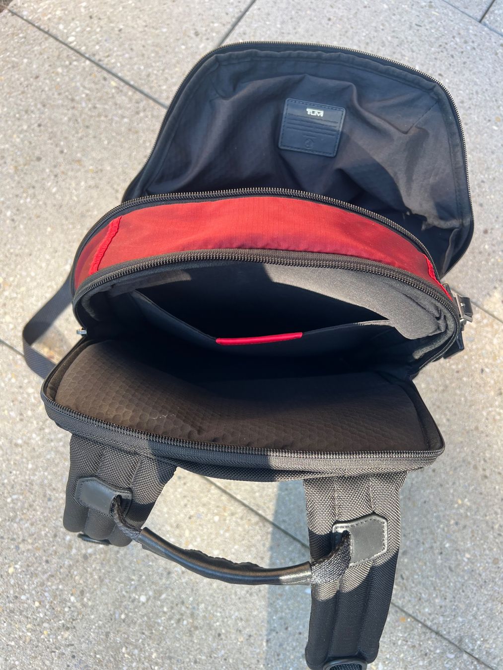 Tumi Valigie: TUMI Rollkoffer + TUMI Rucksack – Rot – Usato da Zürich venduto da lcohen1953 9
