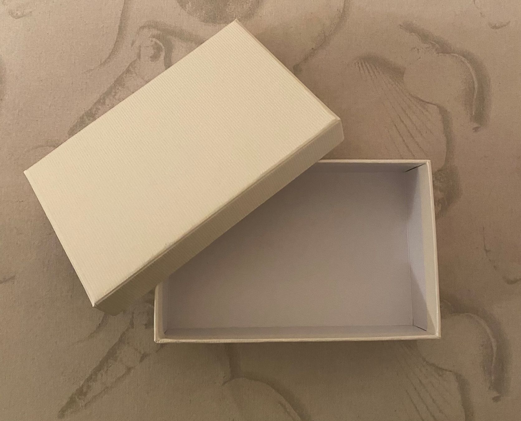 Contenitori & Simili: Kleine Geschenk-/ Aufbewahrungs-Box – Usato da Zürich venduto da Maria2021