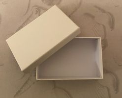 Kleine Geschenk-/ Aufbewahrungs-Box