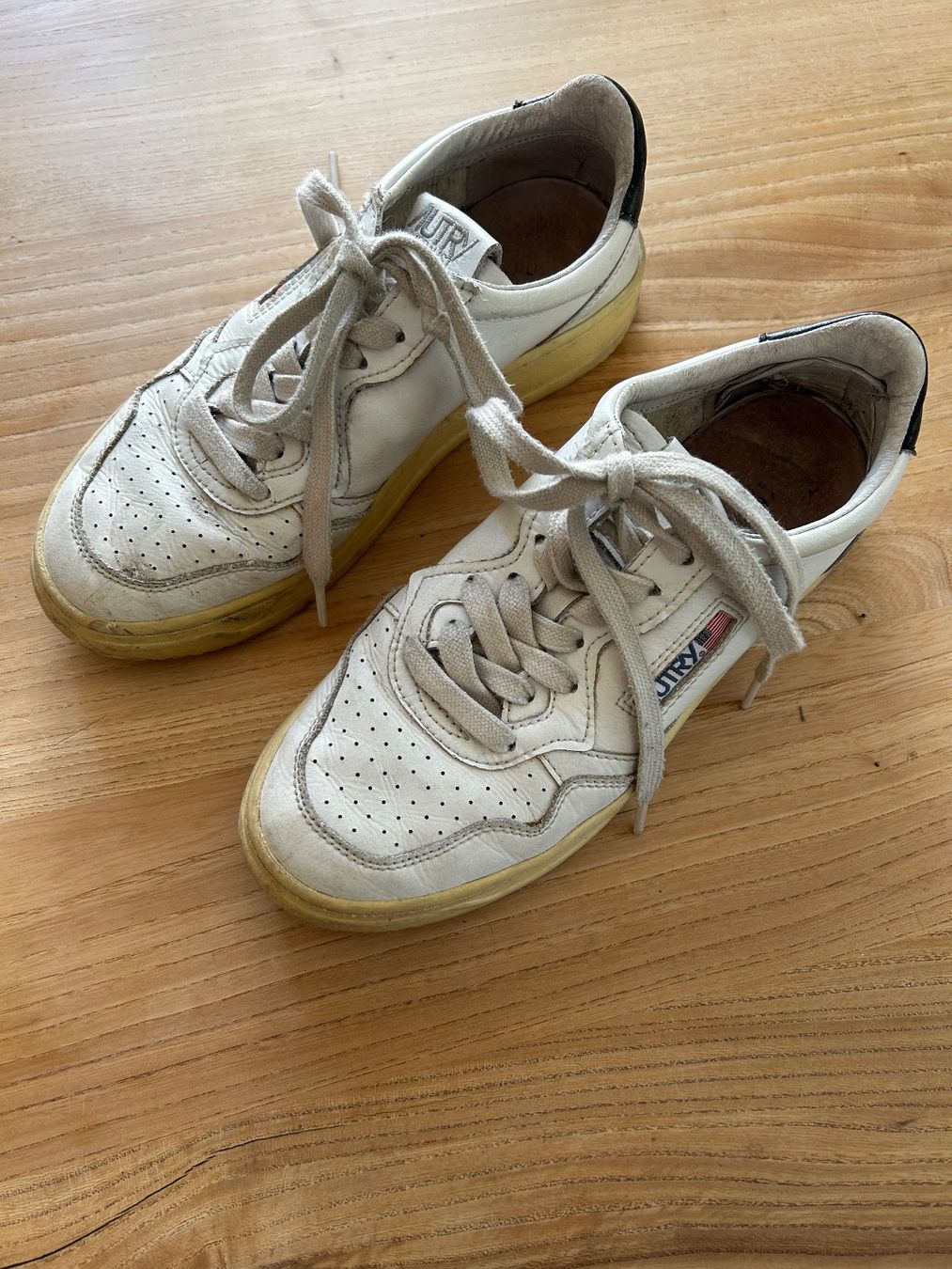 Autry Scarpe da donna: Autry Sneakers weiss Grösse 39 gebraucht – Usato da Chur venduto da lea_qg88 2