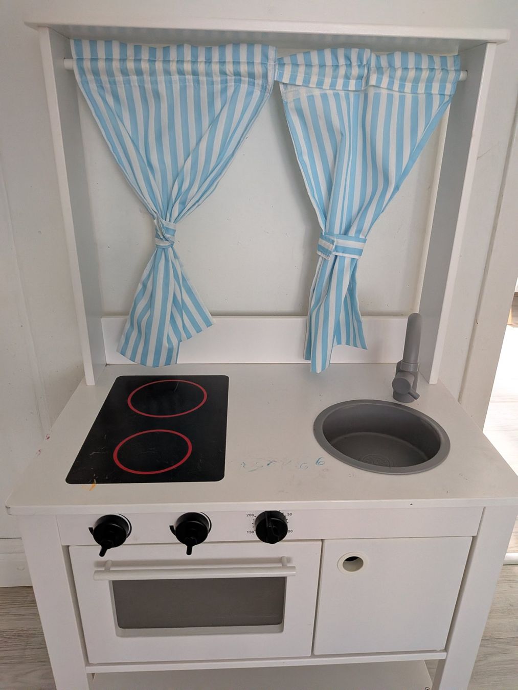 Ikea Komplettküchen: IKEA Kinderküche – Spielküche – Gebraucht aus Zürich von mai_8l6n