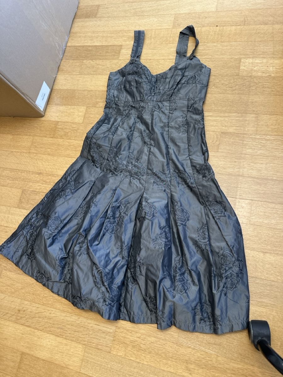 Nile Vestiti: NILE Kostüm, Kleid und Jacke – Usato da Hünenberg venduto da Balance0703