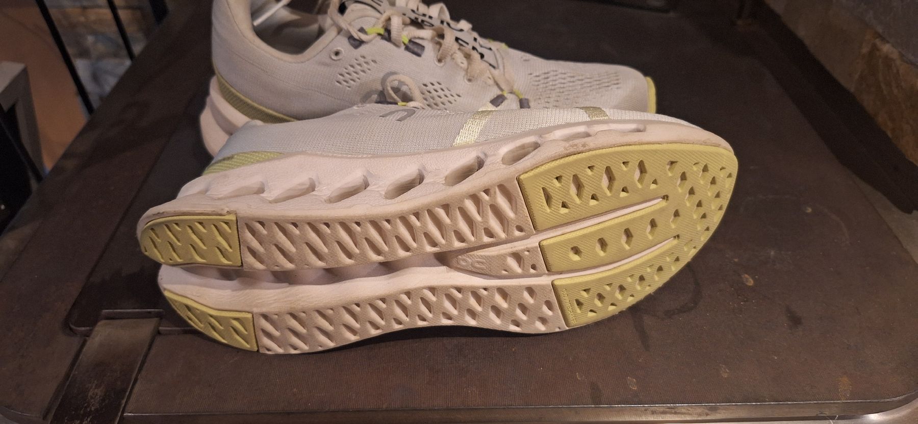On Damenschuhe: on " cloud surfer" – Gebraucht aus Zweisimmen von chr_2cck 1