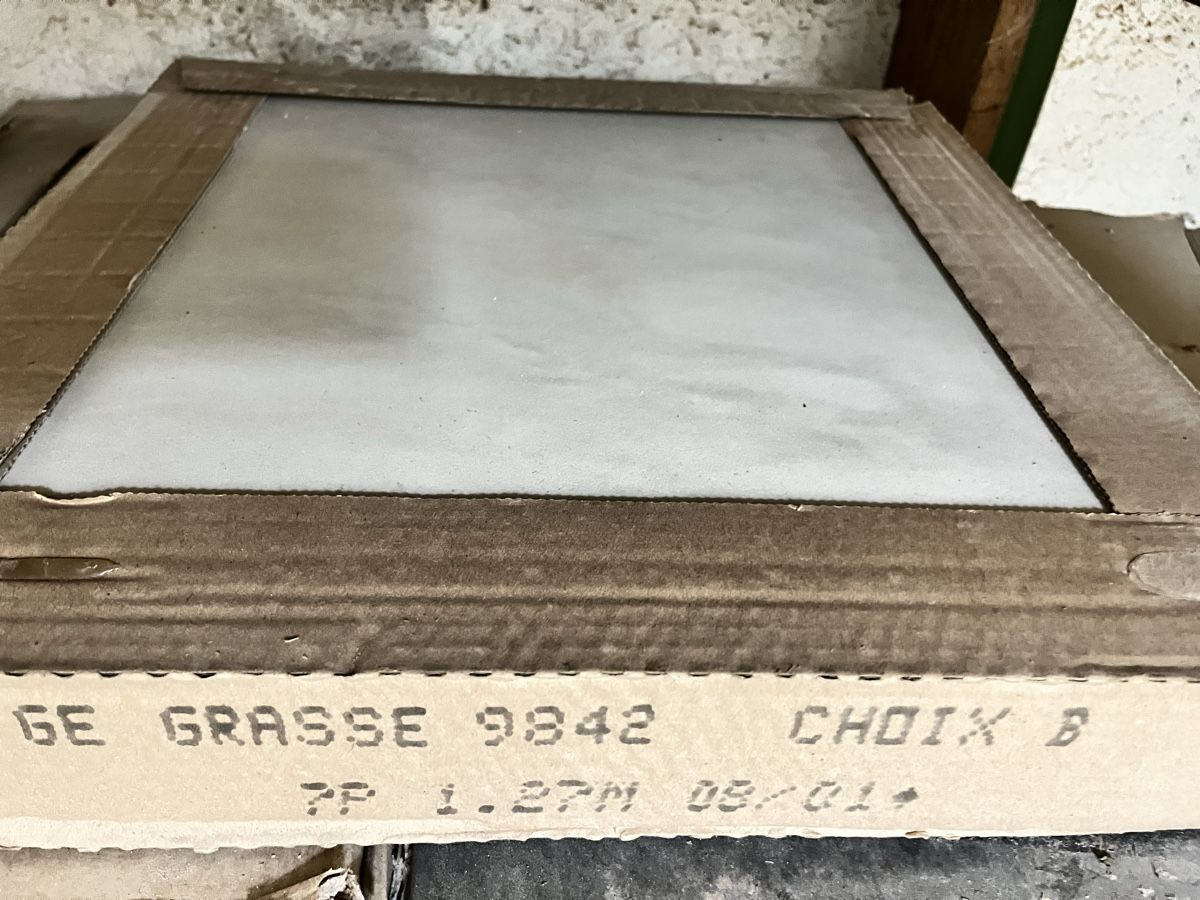 Rivestimenti per pavimenti: 16 Stück schöne Bodenplatten Feinsteinzeug – Usato da Rüdlingen venduto da Lichee 1