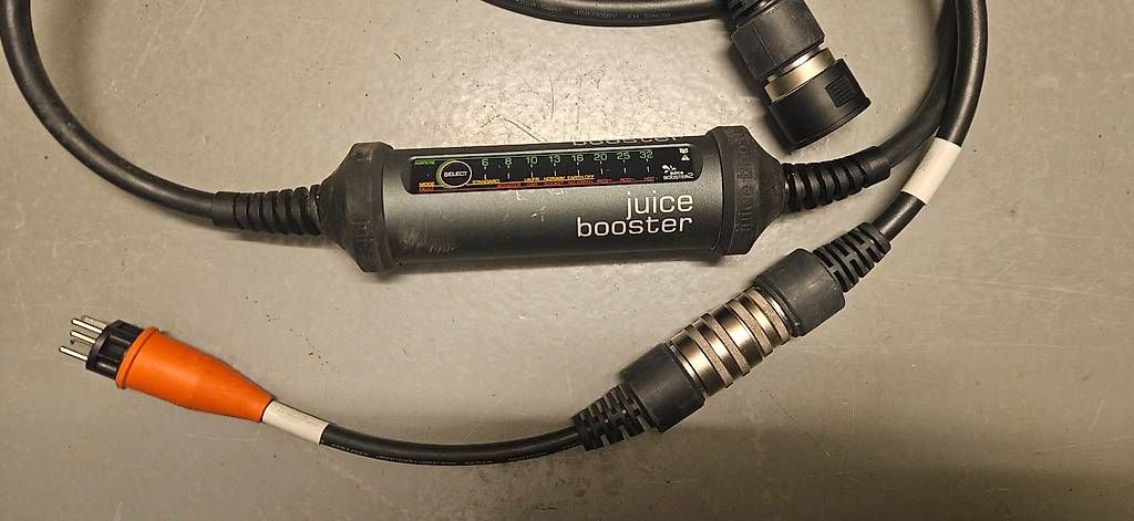 Caricabatterie: Chargeur voiture électrique – Usato da Charmey (Gruyère) venduto da Freexm 2