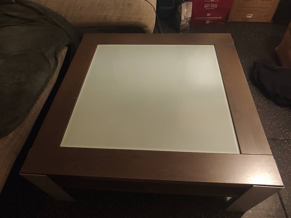 Tables: Tisch mit Glasplatte – D'occasion à Vaduz par Ravi_kev 1