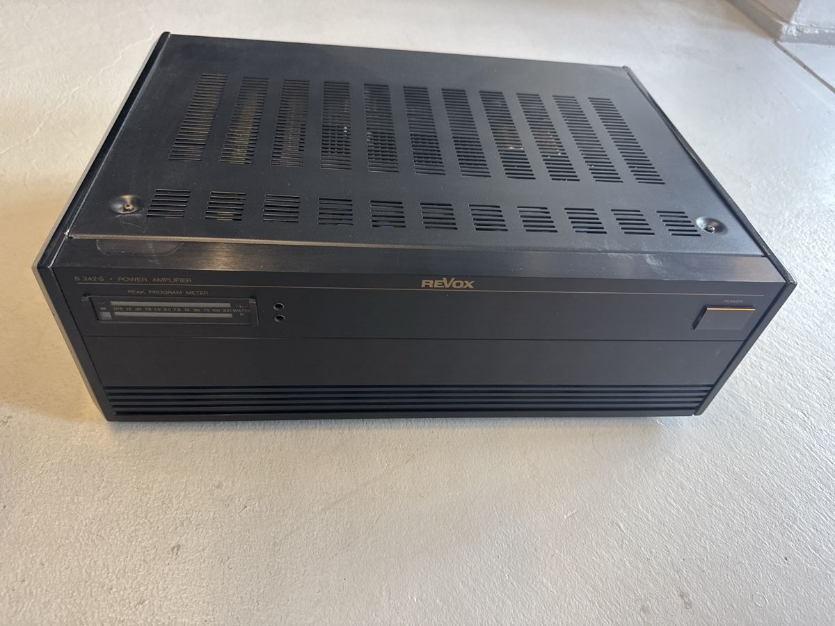 Revox Amplificatori: Revox B242-S Amplifier – Usato da Basel venduto da Tecniteen