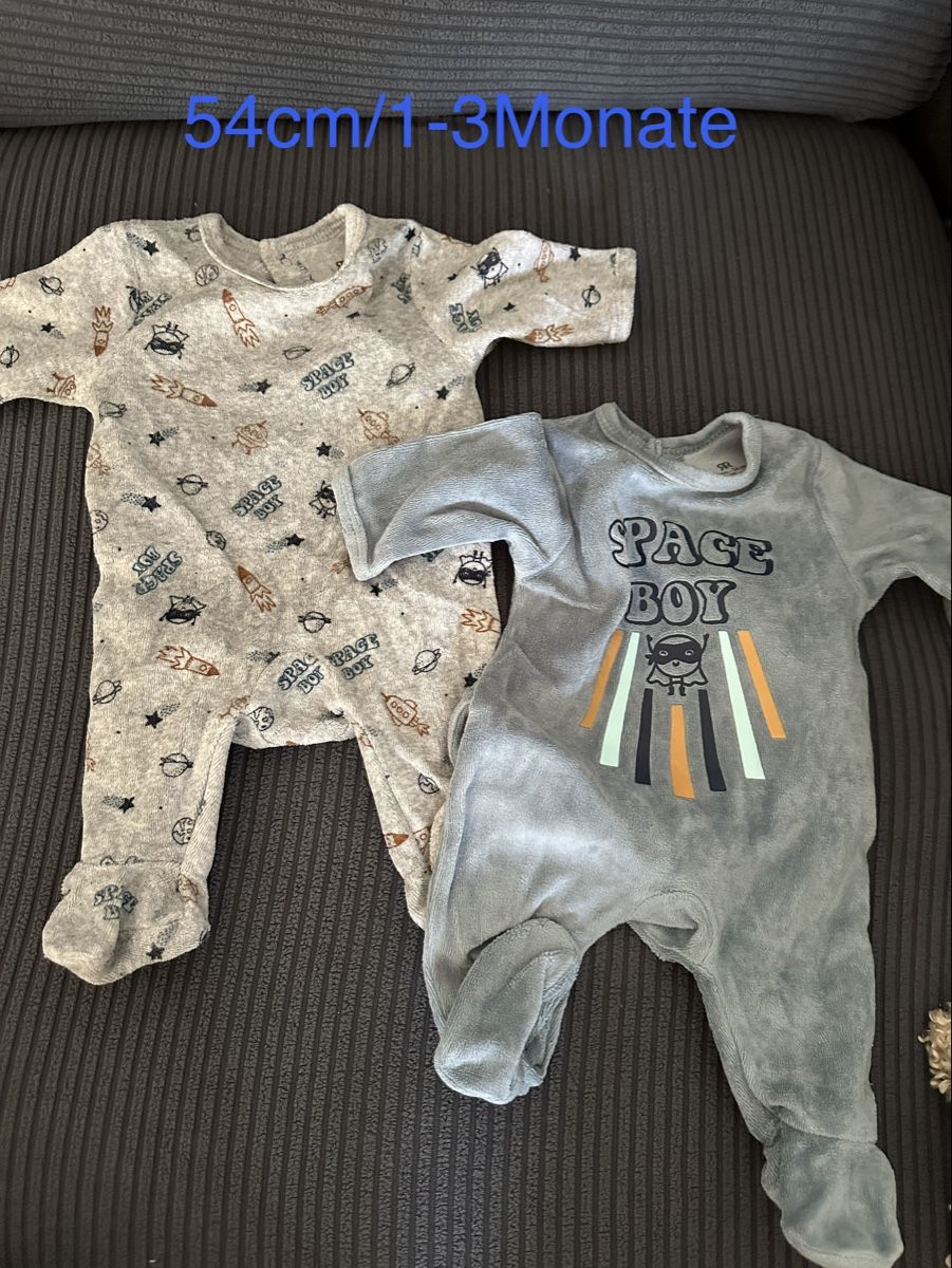 Pyjamas & Ähnliches: Jungen Kleider, Strampler neu – Neu (gemäss Beschreibung) aus Ringgenberg BE von aschi73