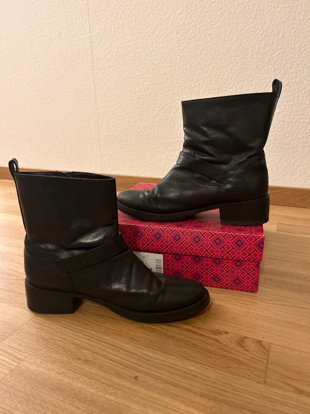 Tory Burch Scarpe da donna: Tory Burch Boot US 10.5 (41) – Usato da Zürich venduto da stefwax12 1