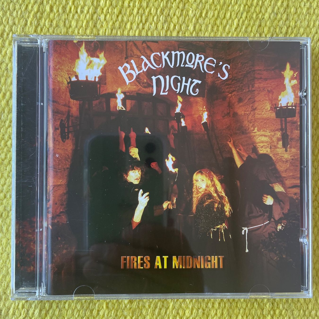 CDs: BLACKMORE’S NIGHT RITCHIE  BLACKMORE-FIRES AT MIDNIGHT – Gebraucht aus Rorschacherberg von CD-Roli