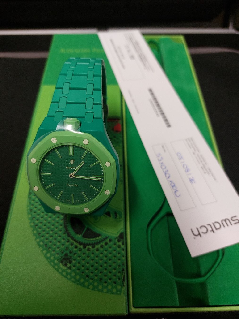 Swatch Orologi: Swatch Royal Pop Green Eight – Nuovo (secondo la descrizione) da Orpund venduto da Sputn1k 1