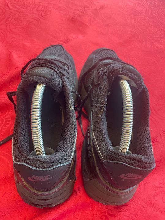Nike Scarpe da uomo: Sneaker Nike Air schwarz 39 – Usato da Bergdietikon venduto da antovale 1