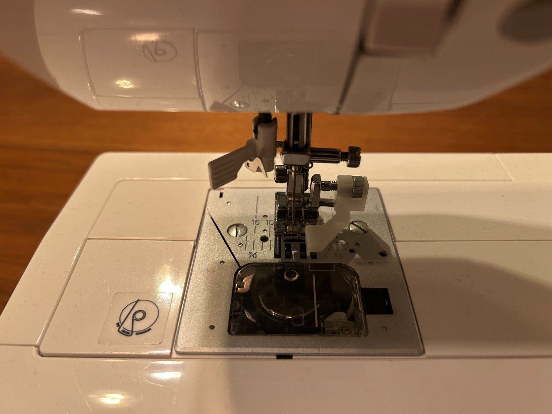 Singer Macchine da cucire: Nähmaschine Singer Confindence 7463 – Usato da Ebikon venduto da Sebaku 5