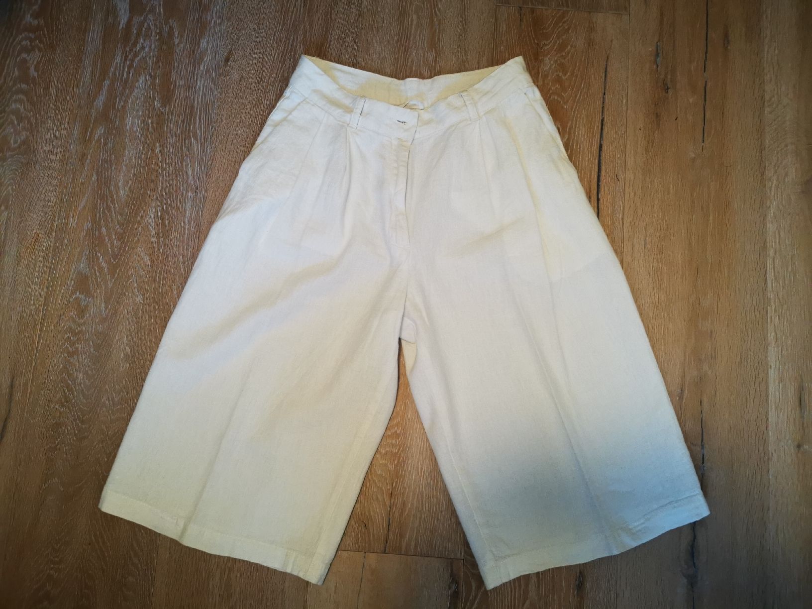 Pantaloni: Damen Bermudashorts von 'American Vintage' – Usato da Ennetbürgen venduto da dasi_2010