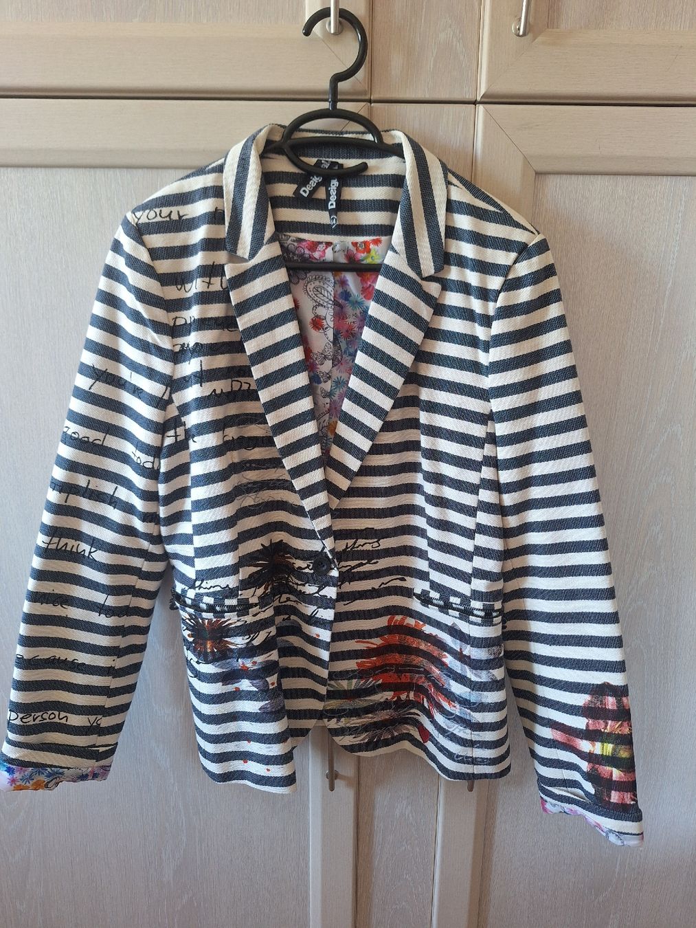Desigual Giacche: Blazer Desigual rayé original, t. 44 – Nuovo (secondo la descrizione) da Onex venduto da babs72