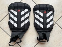 Protège-tibia / Schienbeinschutz marque adidas