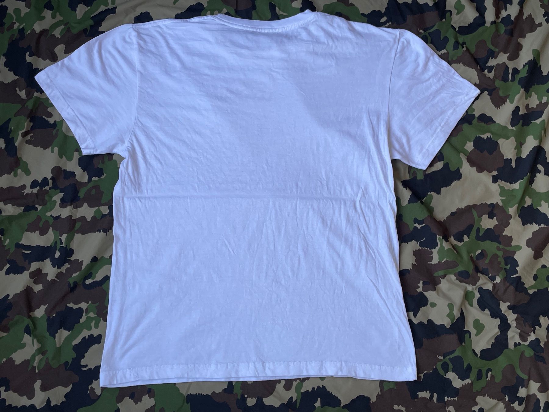 T-shirt: T-Shirt Levoni Salami Sz L – Usato da Zürich venduto da le_souk 1