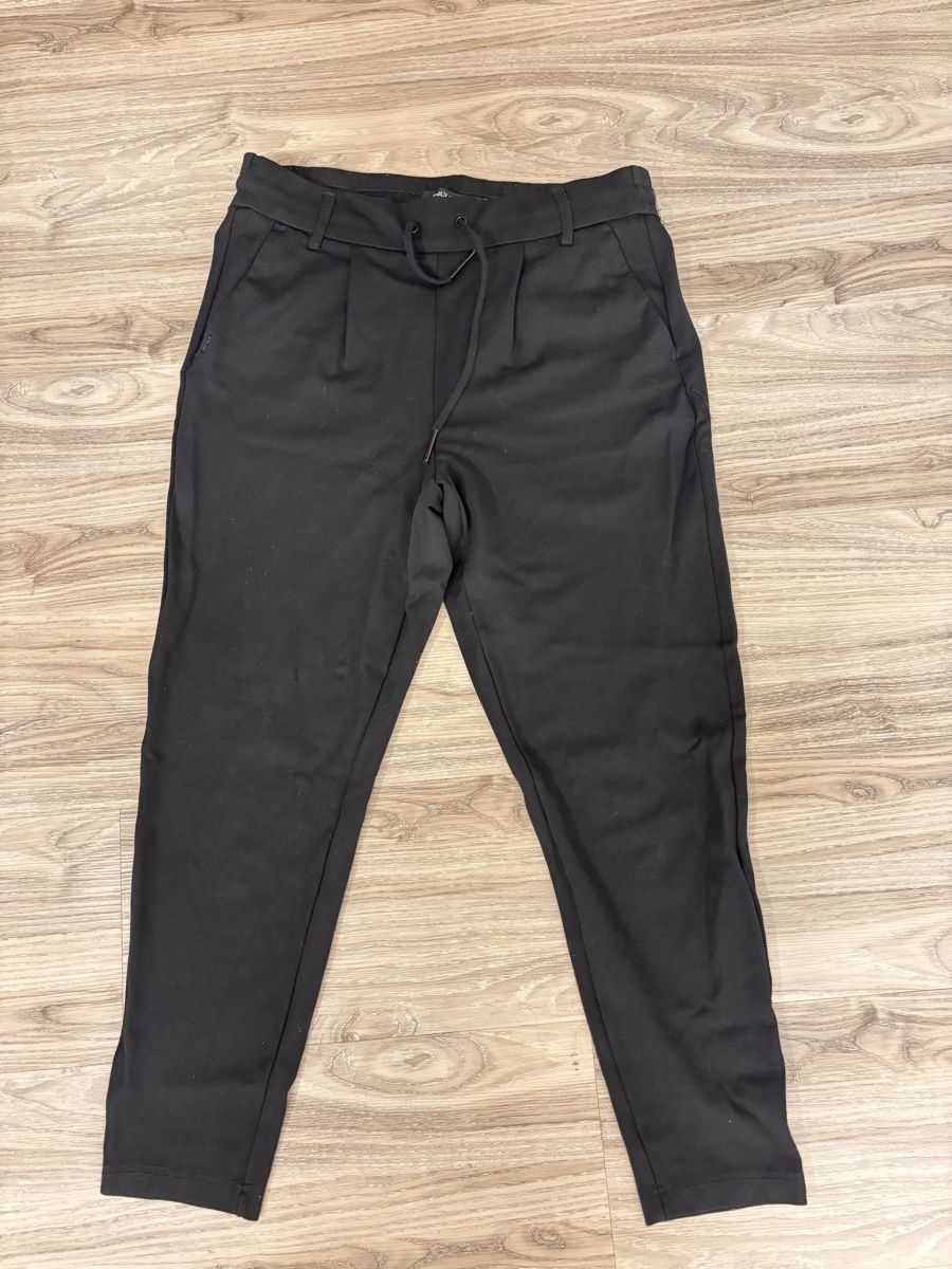 Only Pantaloni: Set aus 2 Hosen von Only Gr S  – Usato da Gossau SG venduto da Swisslady25