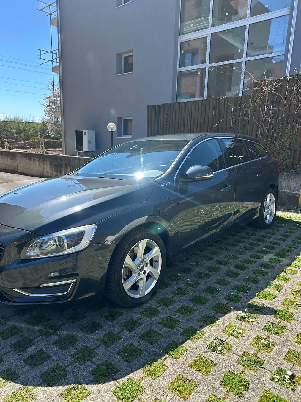 Automobili: VOLVO V60D6 pluge in hybride  – Usato da Hauterive NE venduto da ghu_cn6d 9