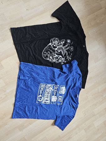 2 T-Shirts L