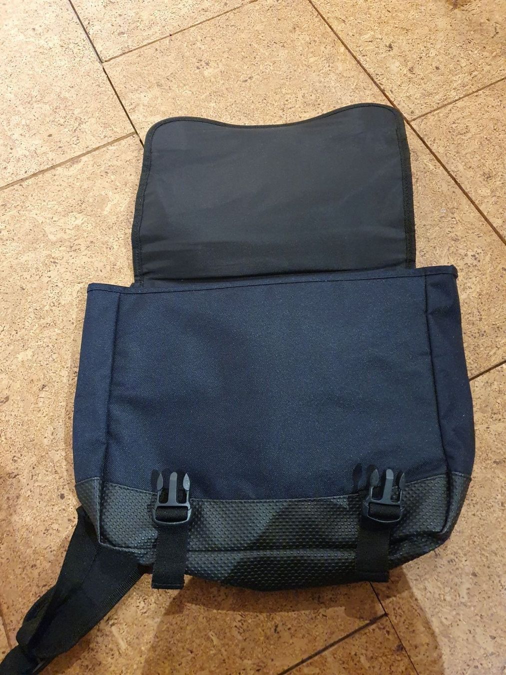 Reebok Borse & Zaini: Rucksack von Reebok – Nuovo (secondo la descrizione) da Oberuzwil venduto da venditum. 2