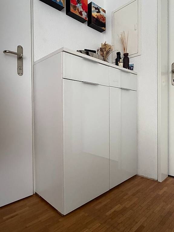 Livique Kommoden: Schuhkommode weiss, 2 Türen & 2 Schubladen, modern&gepflegt – Gebraucht aus Schlieren von shifiDESIGN 1