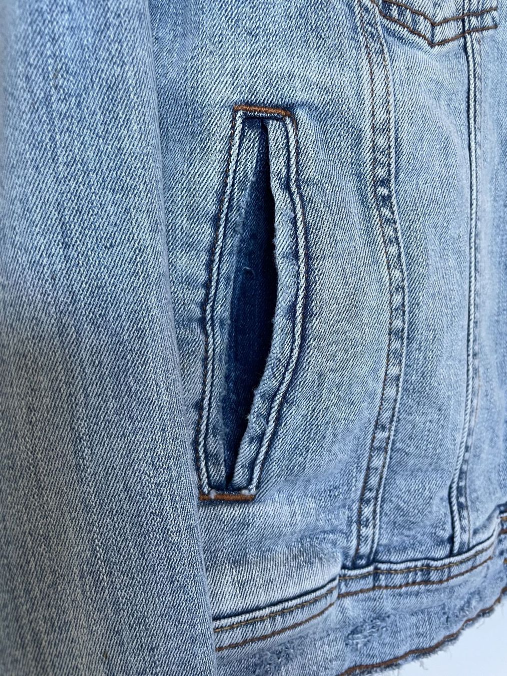 Zara Giacche: Zara Jeansjacke, Grösse M – Usato da Basel venduto da Robyn20 9