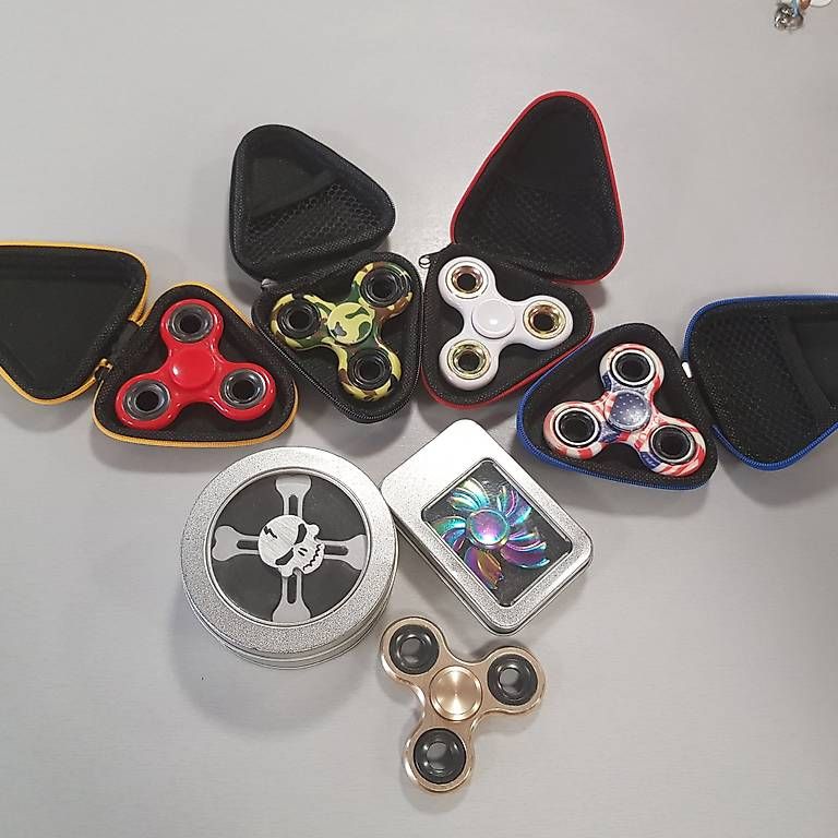 Giocattoli: Fidgetspiner Metal und Plastik – Usato da Brüttisellen venduto da mfran