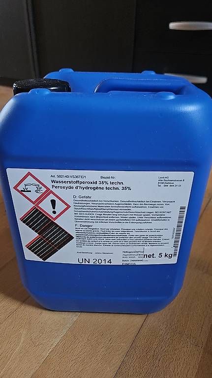 Lentilles de contact: Hydrogen Peroxide 35%  4kg total weight – D'occasion à Zürich par tobigs