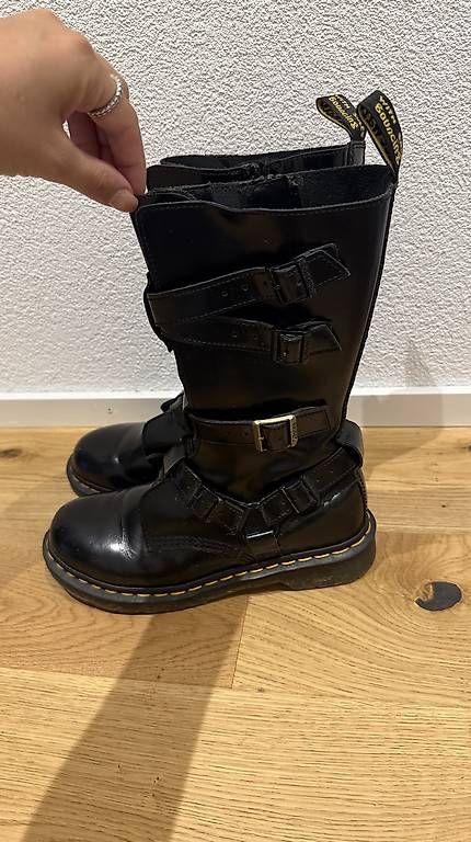 Damenschuhe: Dr. Martens Stiefel – Neu und originalverpackt aus Frauenfeld von Rebecca.97 1